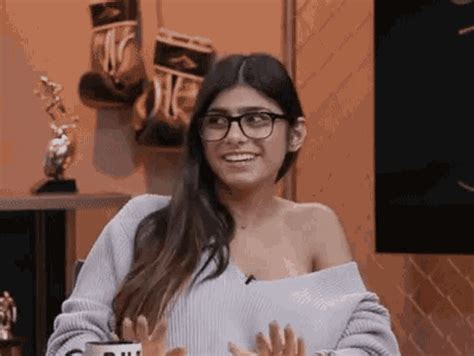 mia khalifa gifs|Mia Kahlifa GIFs